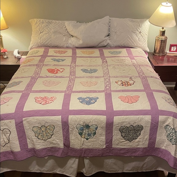 Vintage 1930’s butterfly Quilt queen size bedspread blanket Purple white